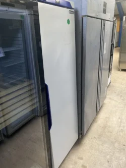 Lagerkøleskab fra Amitek i hvid