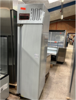 Smalt køleskab fra diamond, med kosmetisk skade, demomodel