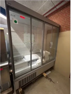 kølereol fra Vibocold med 4 døre, brugt - 14 dages garanti. Du kan tilkøbe 12 mdr. for 799 kr.