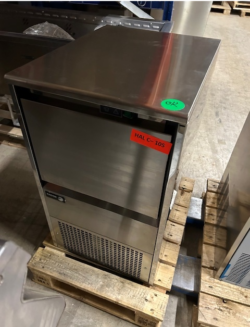 Fagor isterningemaskine model Egim85, brugt