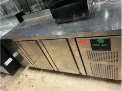 Kølebord med 3 låger fra Fagor, burgt