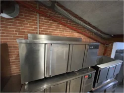 Fagor kølebord med 3 låger og bagkant