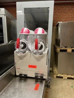 Ugolini slushice maskine med 2 kamre