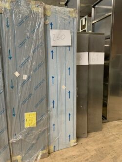 RESTSALG - Flyver med 2 underhylder 2100x500x600 mm