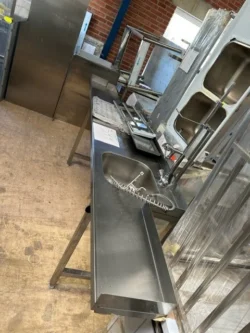 RESTSALG - stålbord med udskæring 2800x600x850 mm