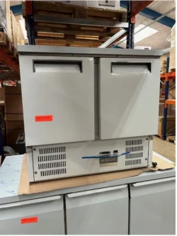 Kølebord fra basic med kompressor i bunden, demomodel