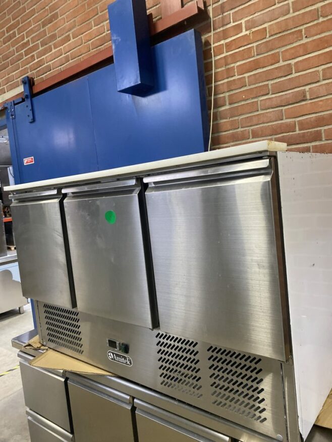 Saladette fra Amitek med 3 låger brugt (B104)