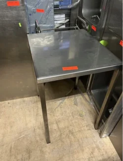 stålbord på åbent understel 700x600x850 brugt